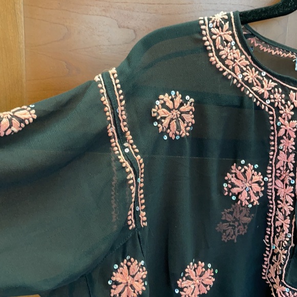 Cohabitat Gorgeous sheer embroidered tunic - Picture 5 of 10